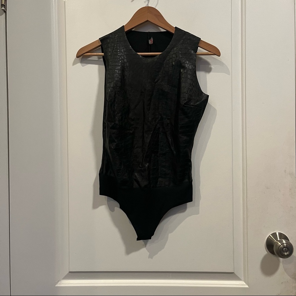 Commando Faux Leather Croc Bodysuit - Picture 5 of 6